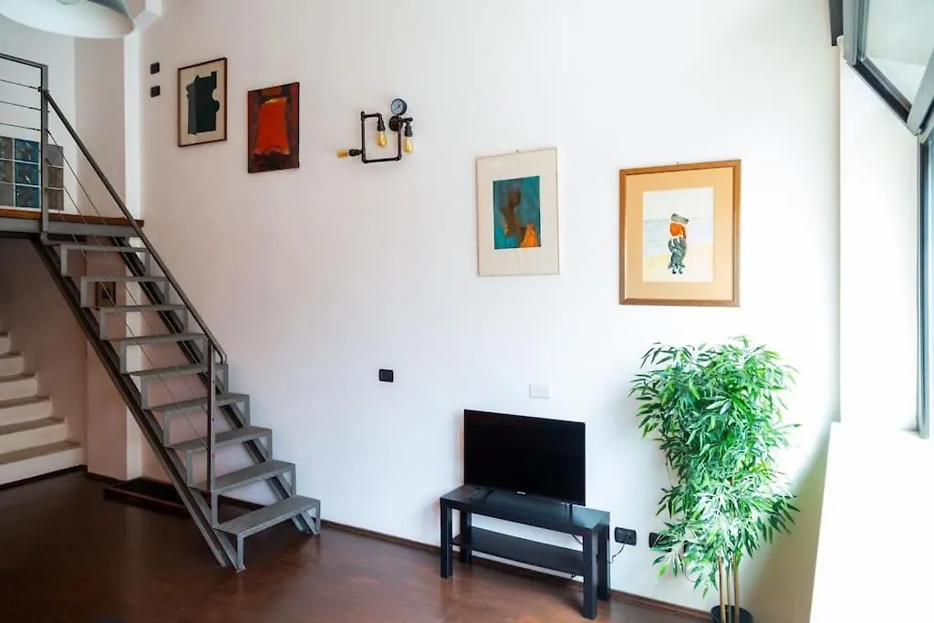 2 Min Da Porta Genova - Elegante Bilocale Apartment Milan 0*,  Italy
